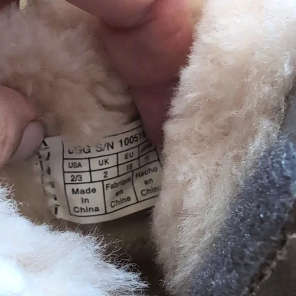 Toddler UGG moccasins - Picture 4 of 4